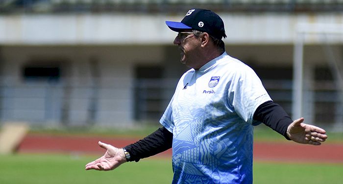 Tak Mau Persib Mendapat Beban Saat Hadapi Persija, Begini Wejangan Robert pada Anak Asuhnya